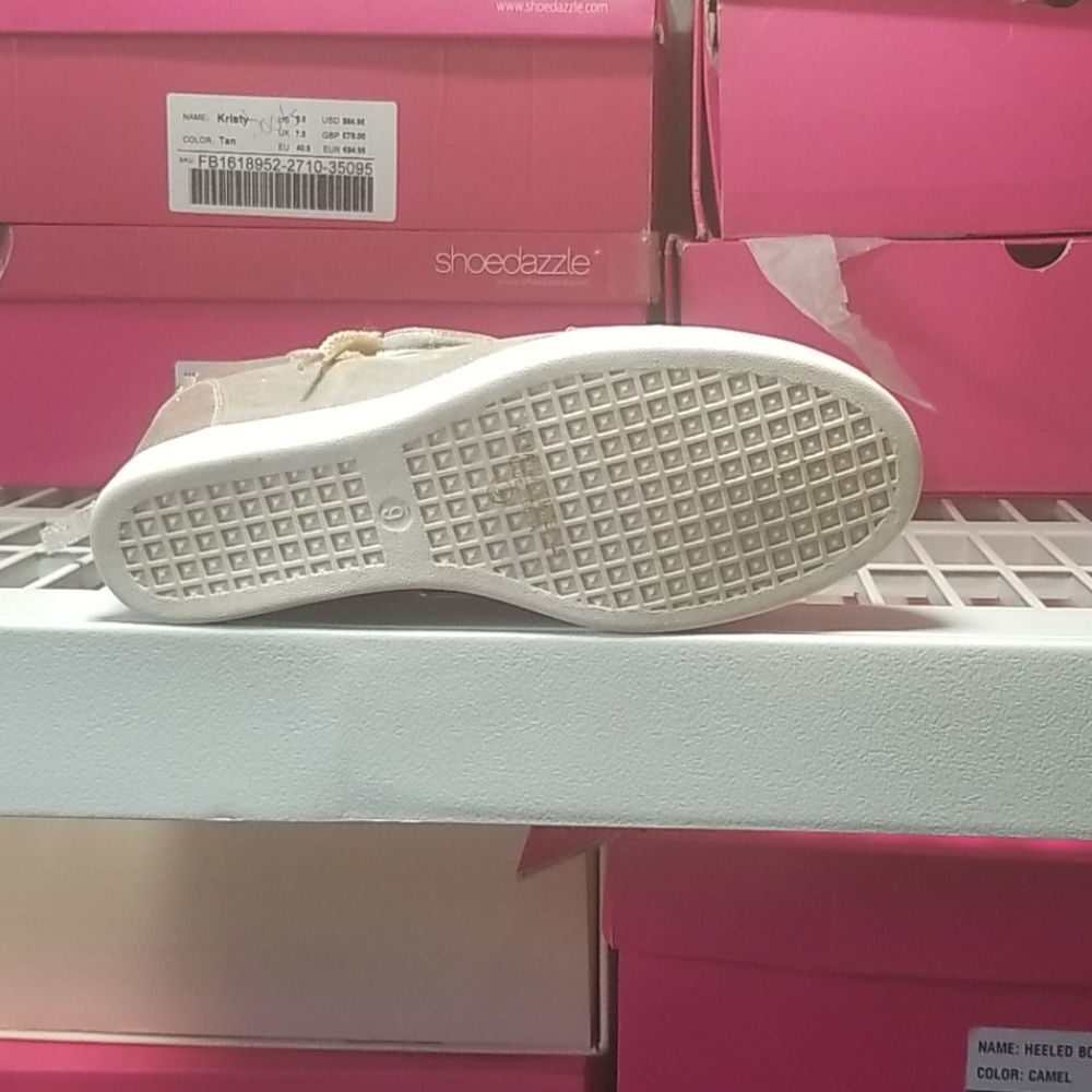 Shoes - Picture 4 of 4